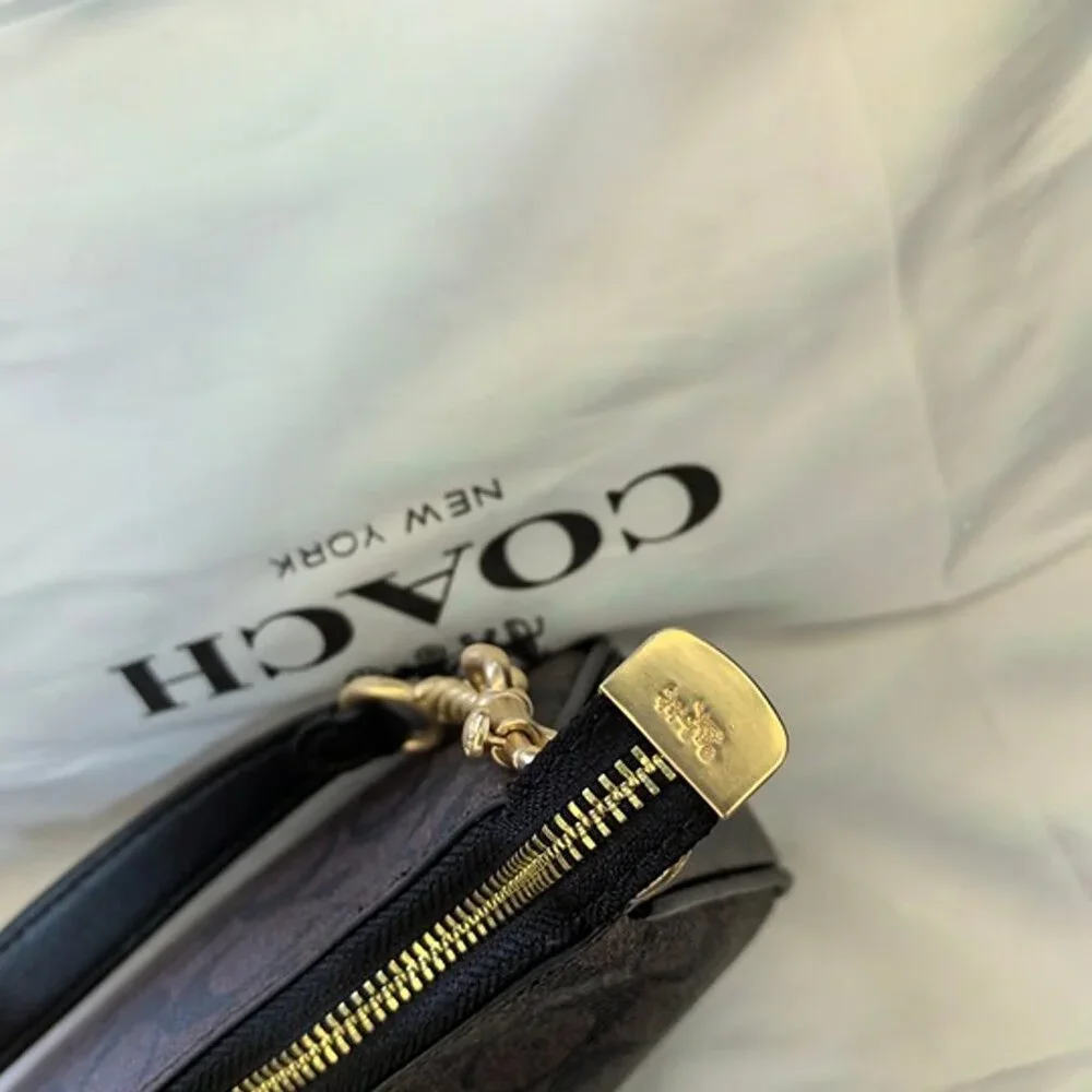 Coach Teri Shoulder Bag - Picture 3 of 8